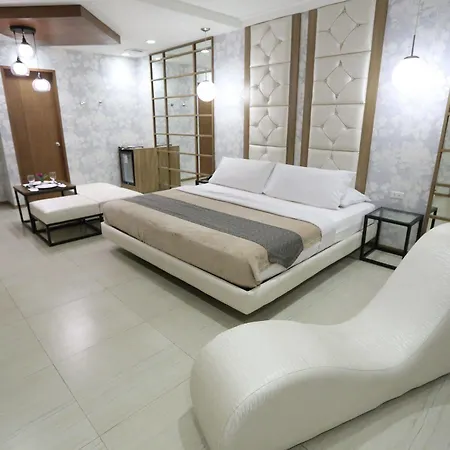 Victoria Court North Edsa Hotel